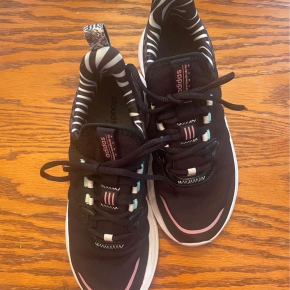 Adidas PureComfort Sneakers Women  Size 7 - Picture 3 of 6